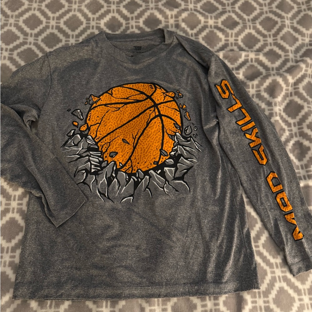 Tek Gear Gray Long Sleeve Basketball Graphic Tee